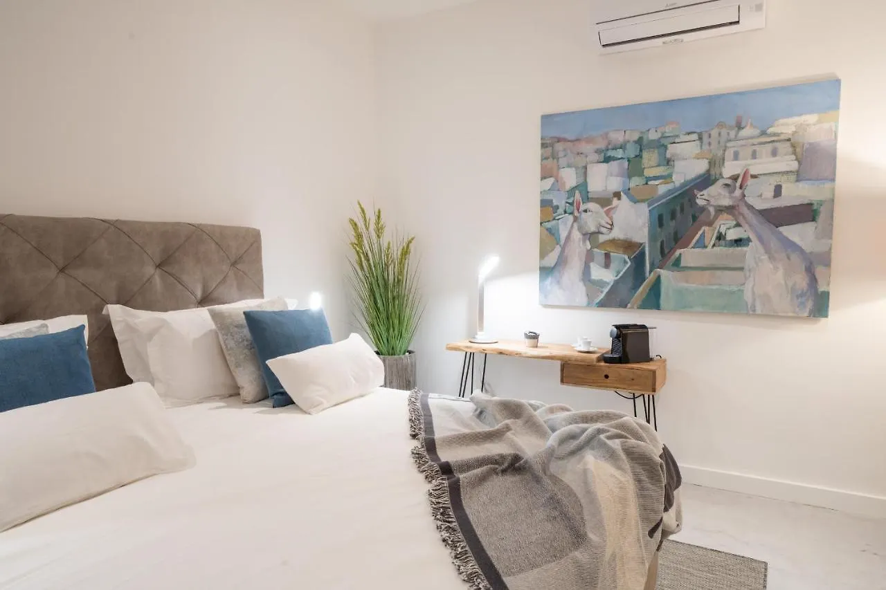 Bed & Breakfast Eleven, Boutique Luxury House & Garden Bed and Breakfast Boliqueime