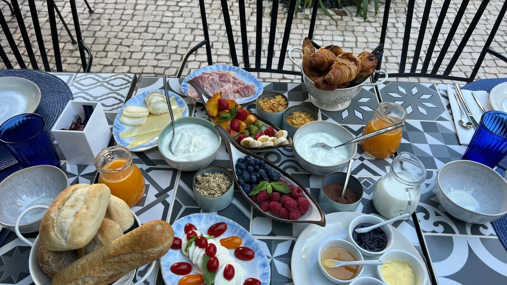 Bed and Breakfast Eleven, Boutique Luxury House & Garden Boliqueime