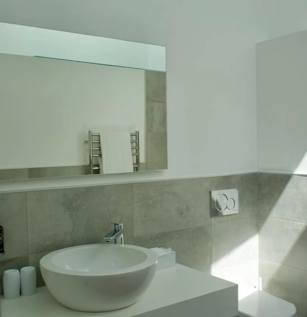 Bed and Breakfast Eleven, Boutique Luxury House & Garden Boliqueime
