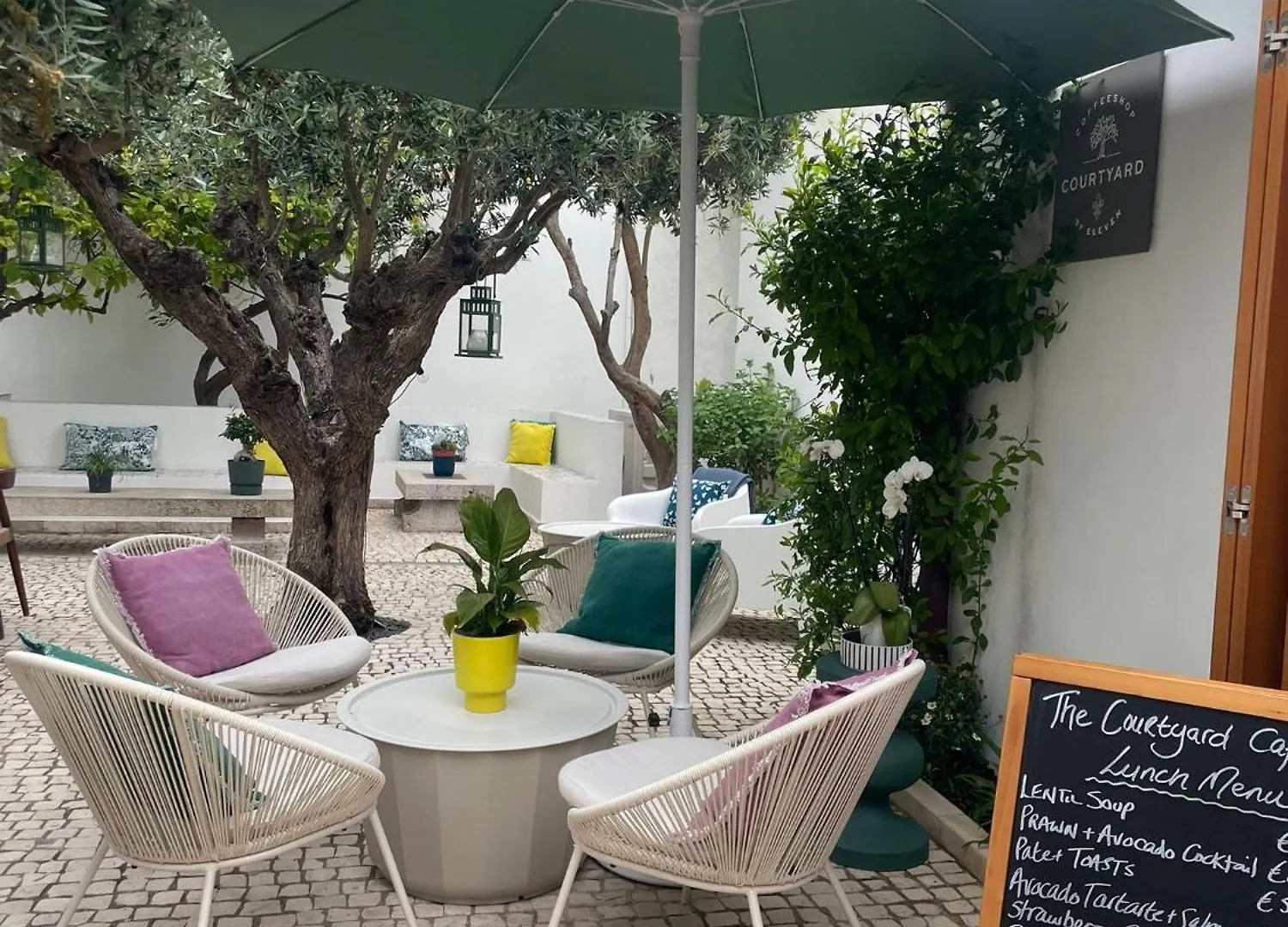 Eleven, Boutique Luxury House & Garden Bed & Breakfast Boliqueime
